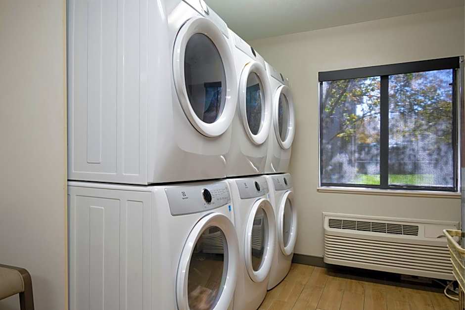 Candlewood Suites East Lansing by IHG