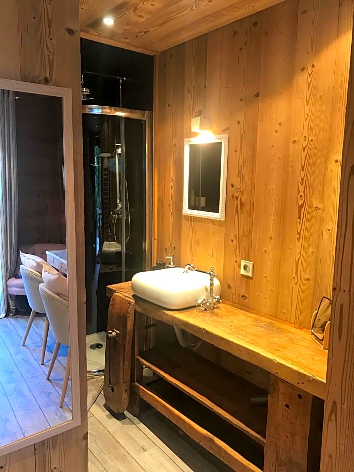 Chez Fred et Carine (Petit-déjeuner bio inclus)