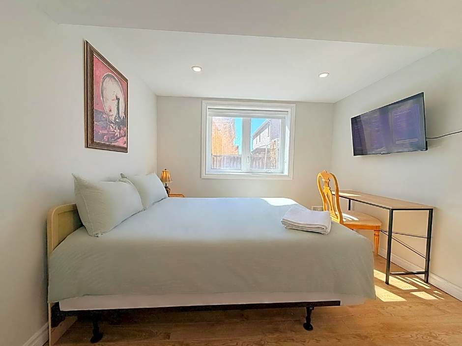 Cozy Rooms in Bright Walkout Suite - Newly Renovated in 2026