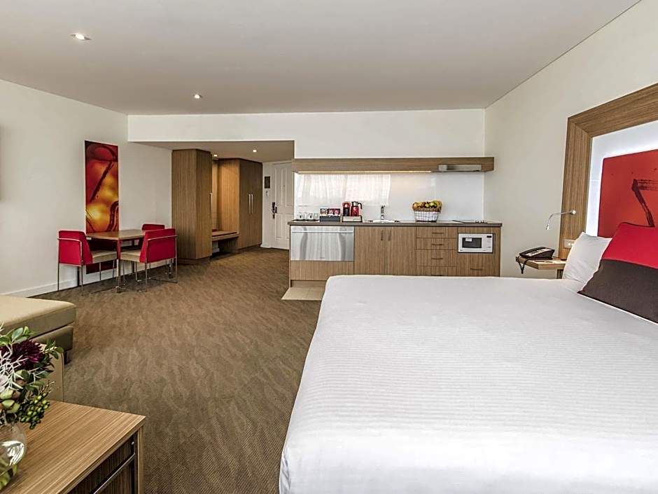 Novotel Sydney West HQ