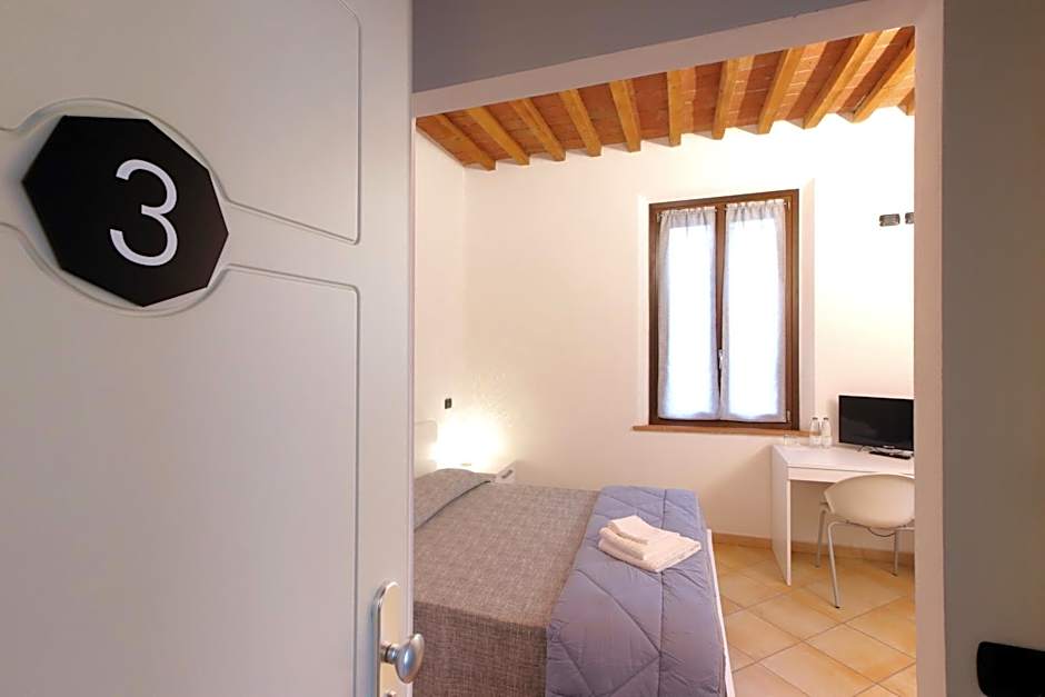 Foto 1 de 8 de Small Double Room