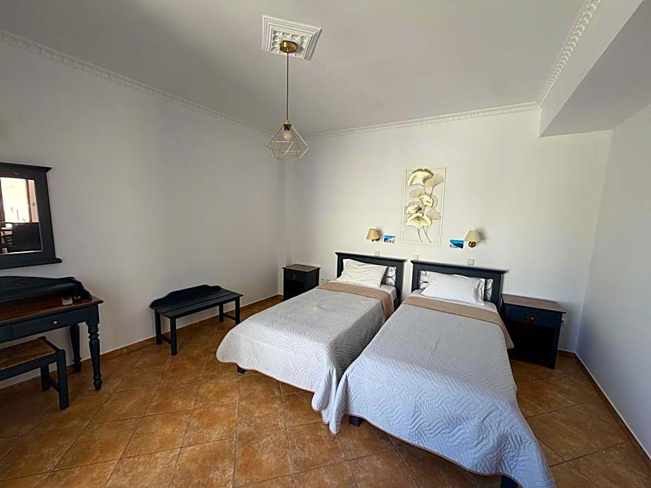Leonidas Apartments