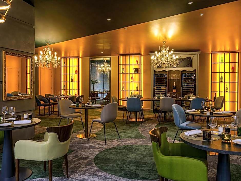 Le Louis Versailles Château Hotel-MGallery
