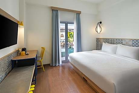 Champ Room Hollywood Pool Access