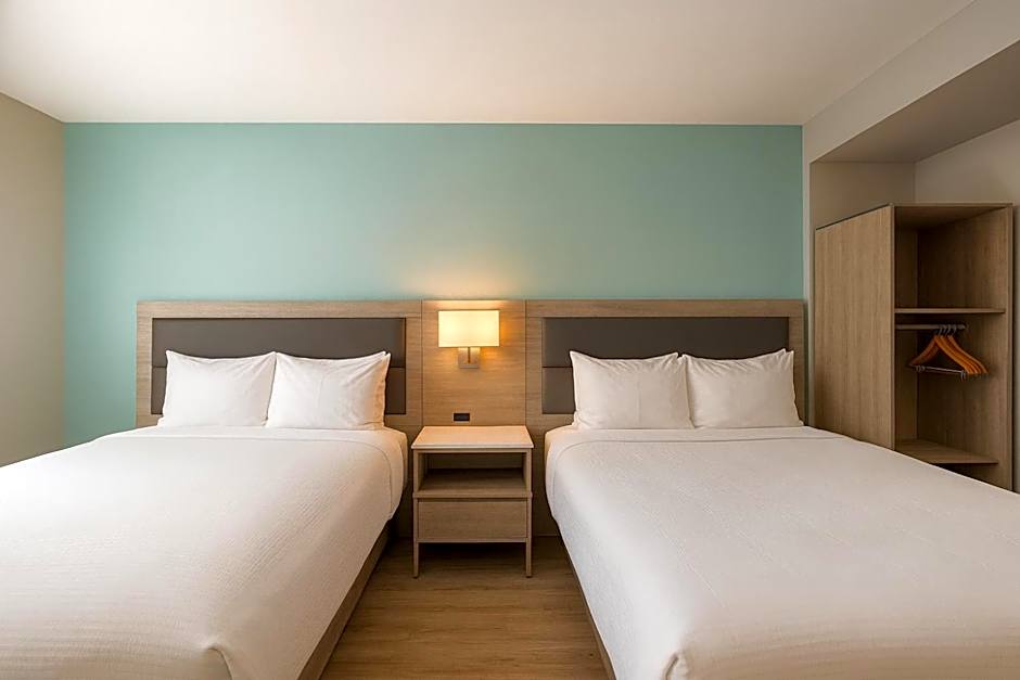 Travelodge by Wyndham LAX South