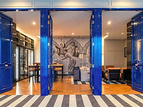 Luxury Club with Club Benefits with 1 kingsize bed