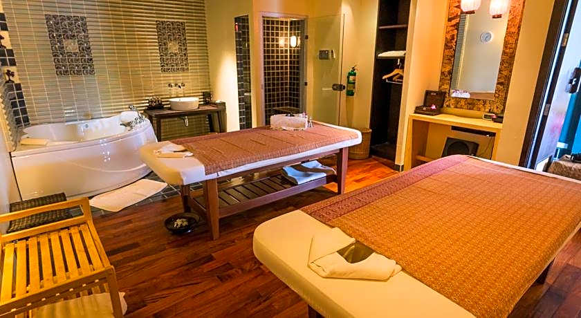 Sareeraya Villas & Suites