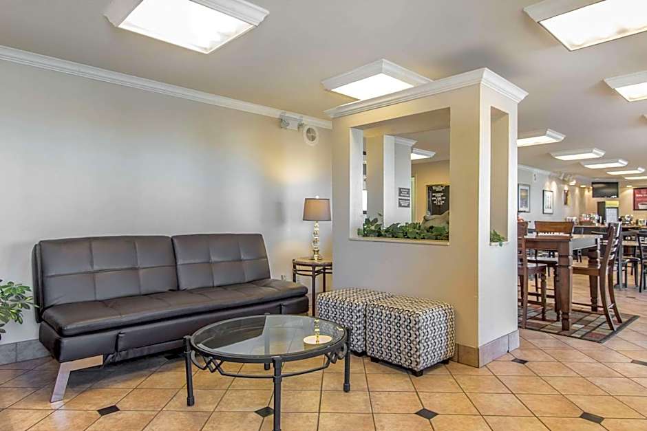 Econo Lodge Inn & Suites Joplin