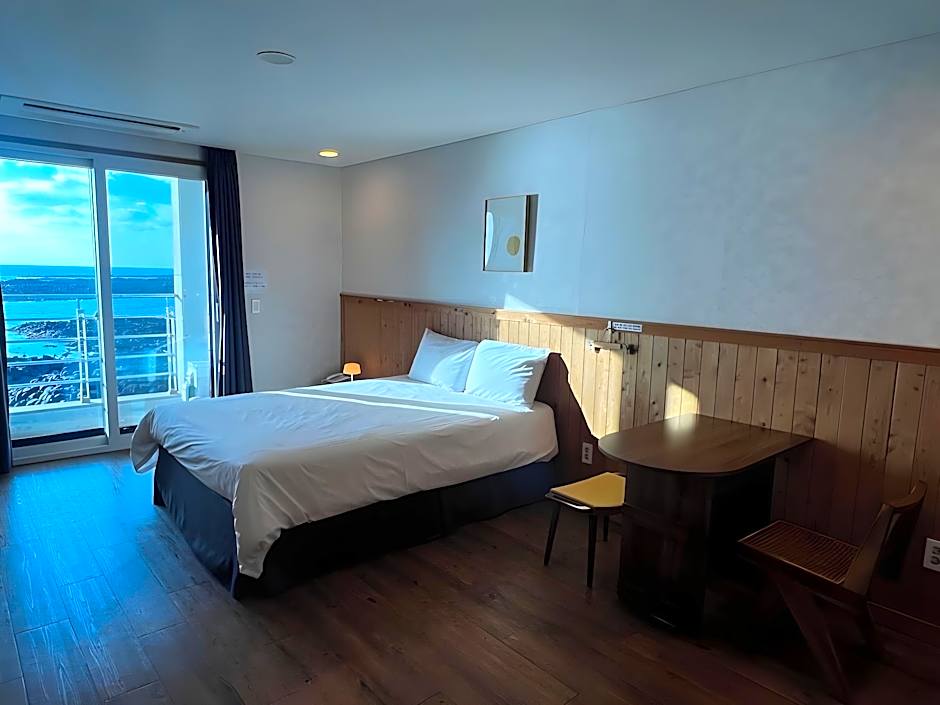 HOTEL52