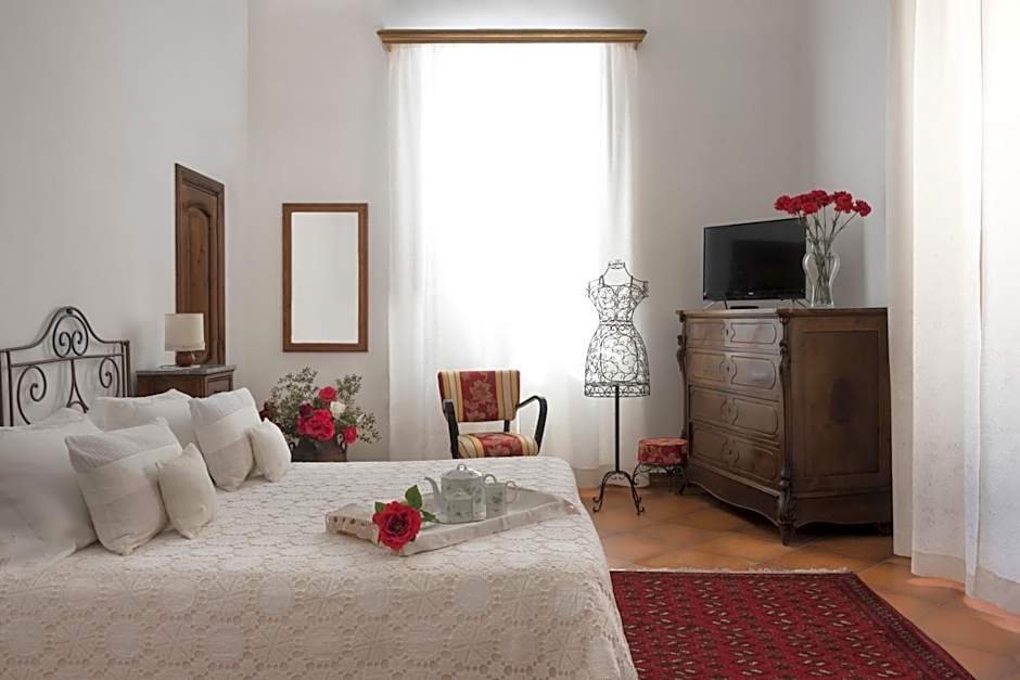 Photo 1 of 4 of Double Room