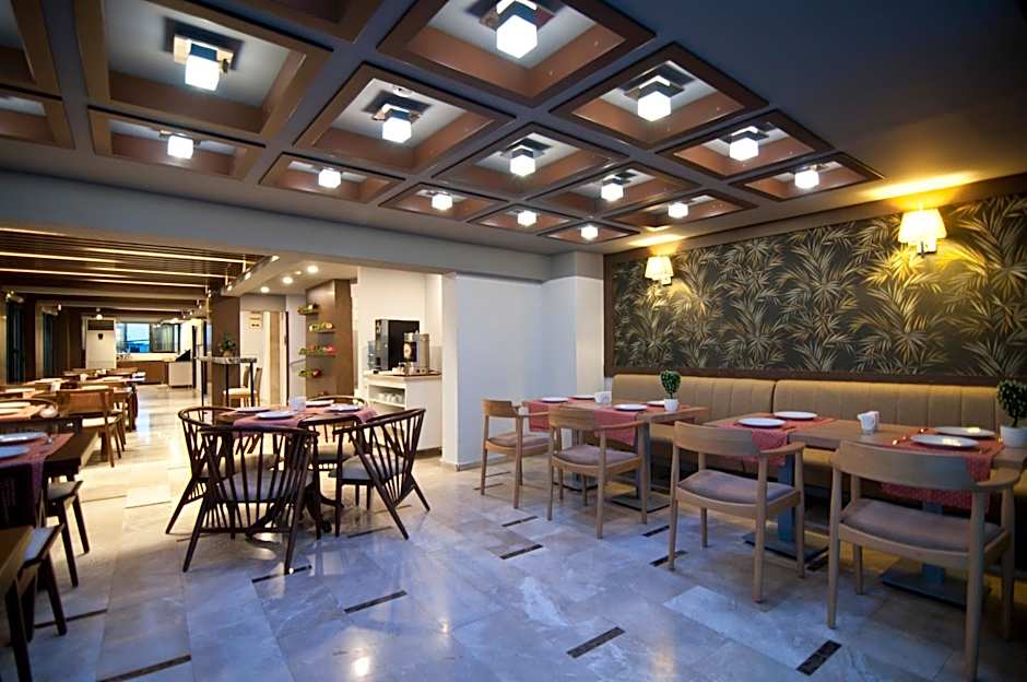 Royce Hotel