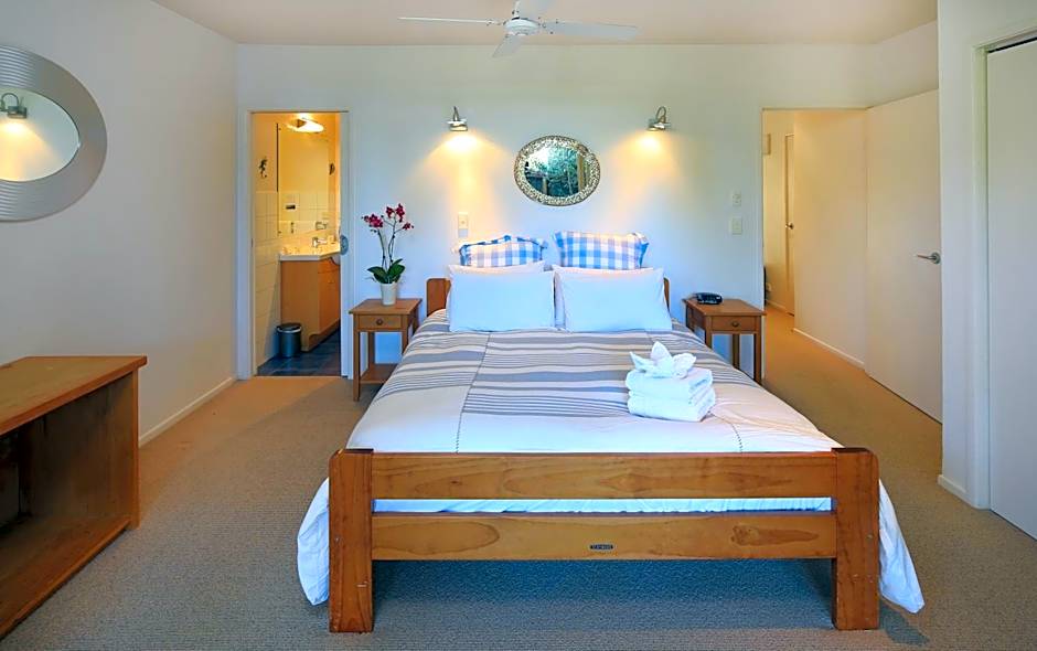 Onetangi Beach Apartments