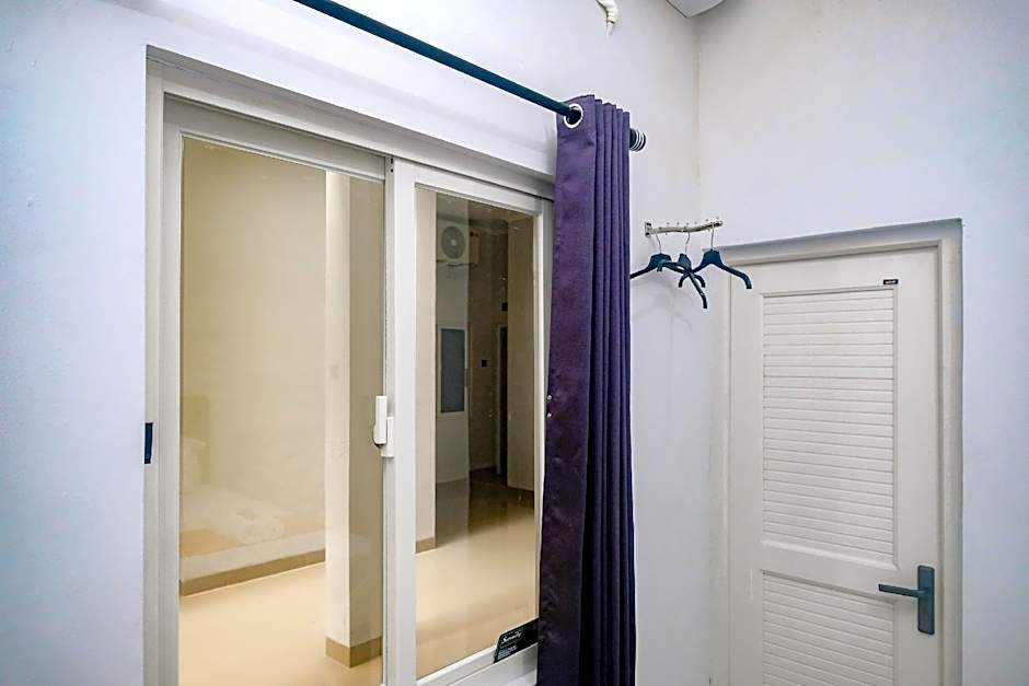 RedDoorz near STIE YKPN 3