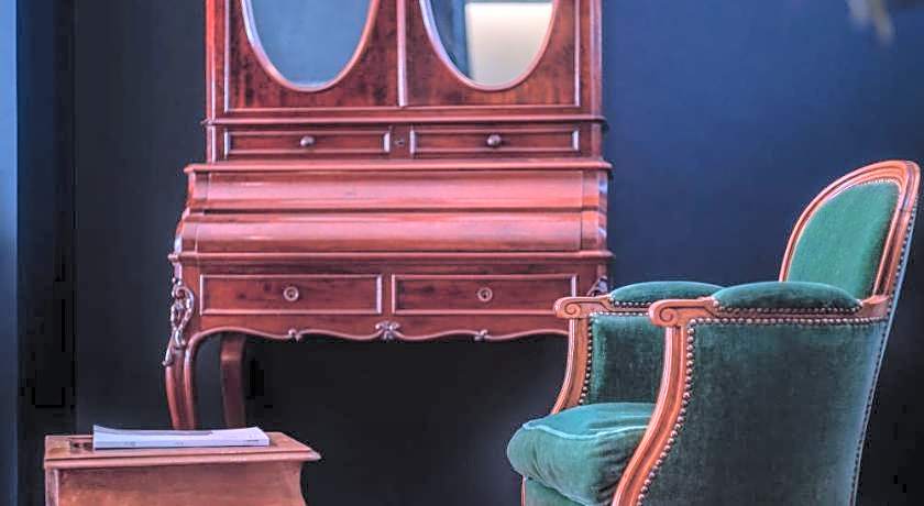 Moon and Chalice Boutique Hotel