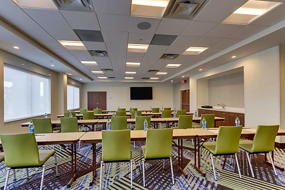 Holiday Inn Express Wilmington - Porters Neck By IHG