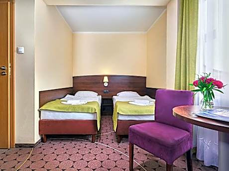 Standard Twin Room with Sofa