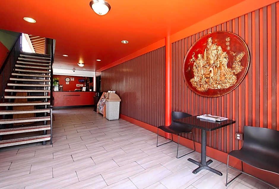 Royal Pagoda Motel