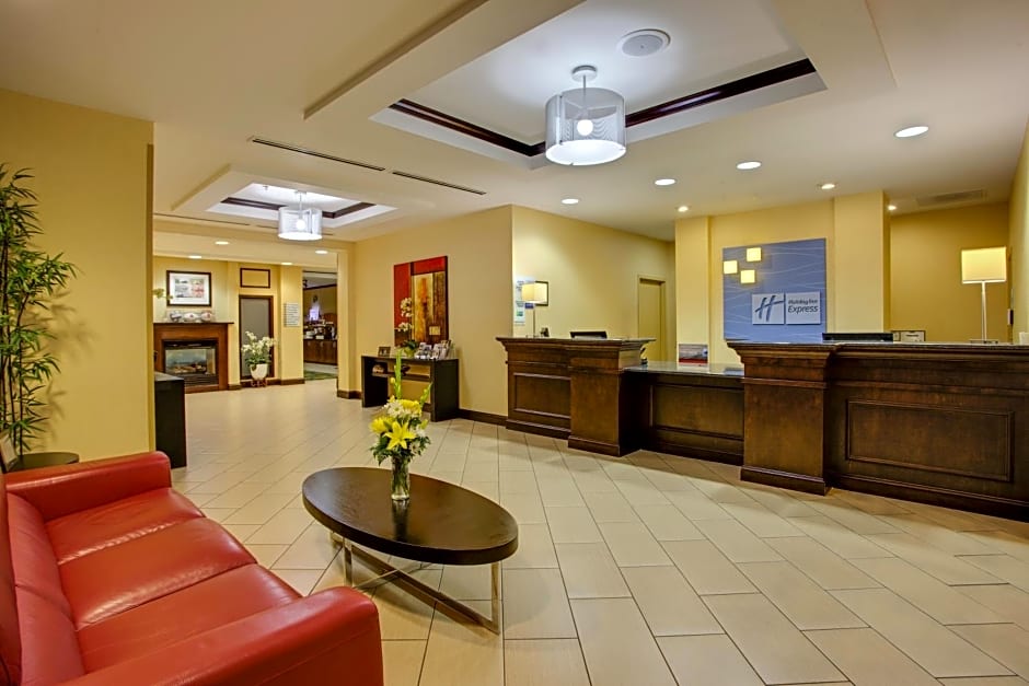 Holiday Inn Express Hotel & Suites Raleigh Sw - At Nc State