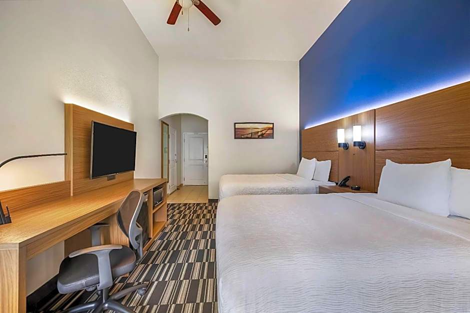 La Quinta Inn & Suites by Wyndham Alvin