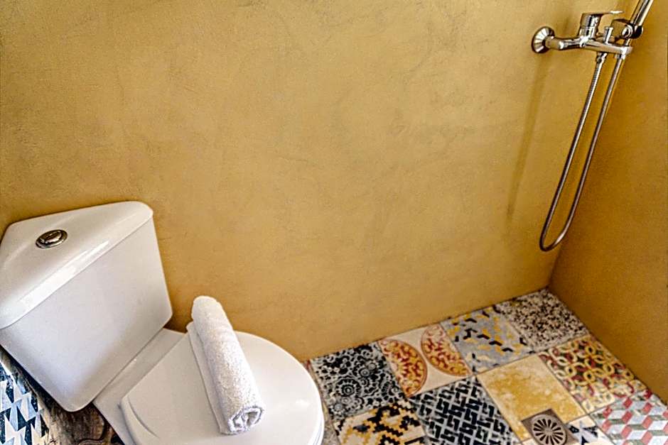 Gigi Rooms – Poros, 