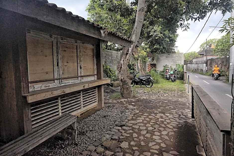 Dormitory at Semadi living