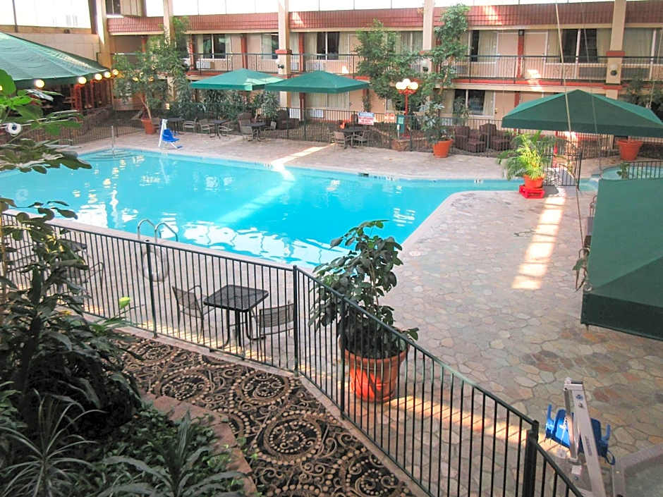 Clarion Inn