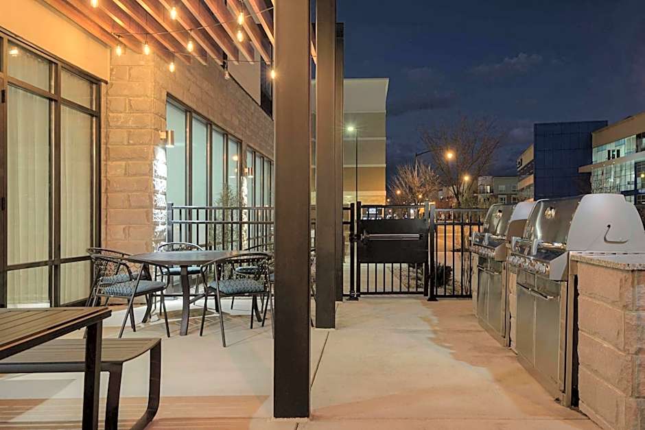 Fairfield Inn & Suites Cincinnati Oakley