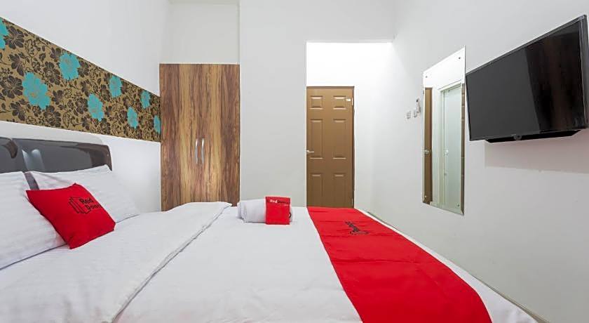 RedDoorz Plus @ Boulevard Residence BSD