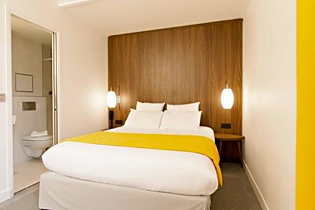 Classic Room - 1 Queen Bed