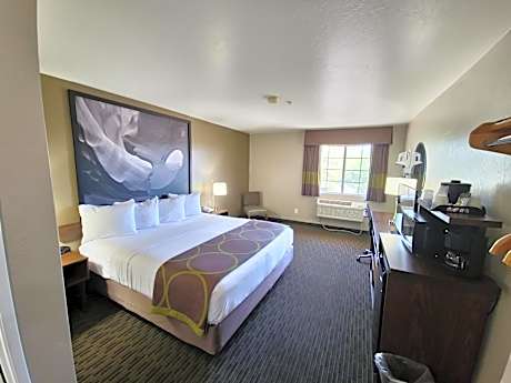 Queen Room - Mobility Access/Non-Smoking