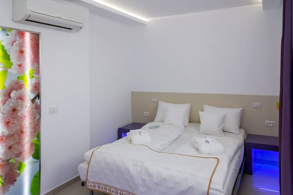 Hotel Christina Plus