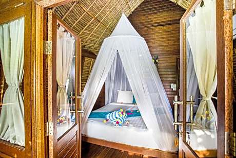 One-Bedroom Hut with Air Conditioning