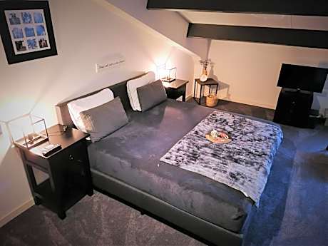 Double Room with Private Bathroom