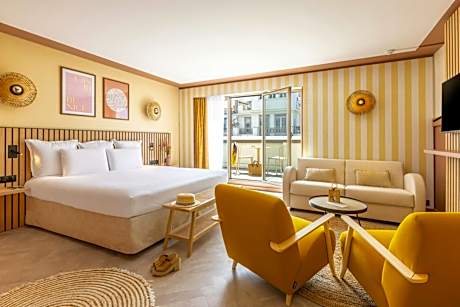 Junior King Suite with Sofa Bed and Terrace - Noter Dame View