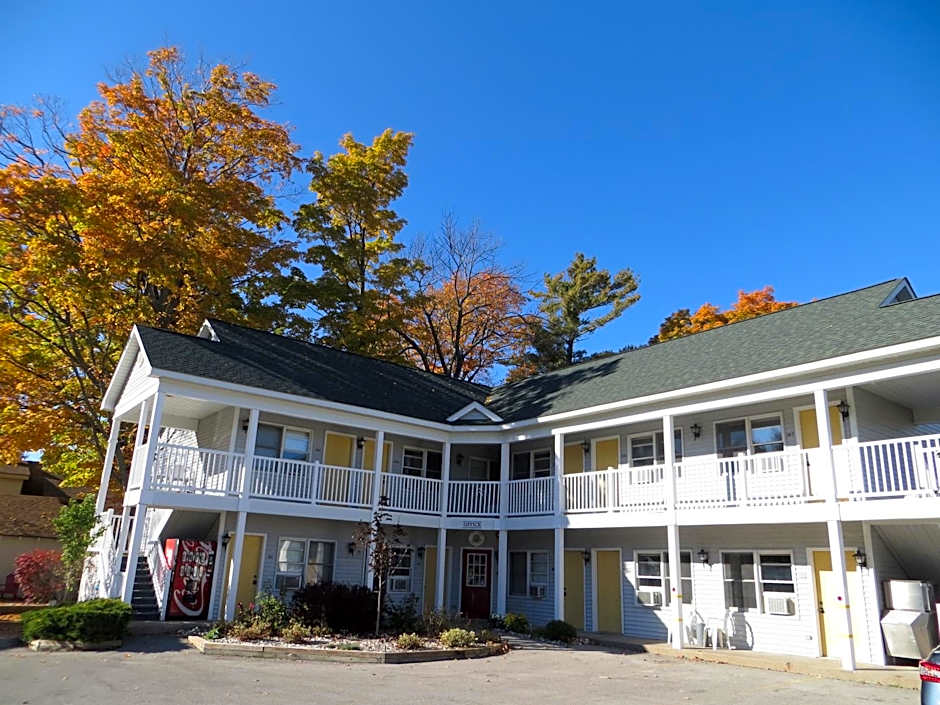 Empire Lakeshore Inn