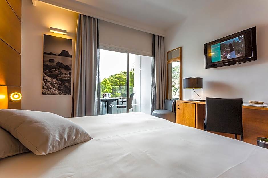 Palladium Hotel Cala Llonga - Adults Only