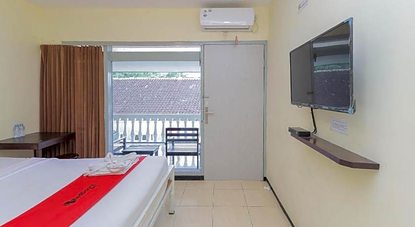 OYO 1289 Cbr Residence