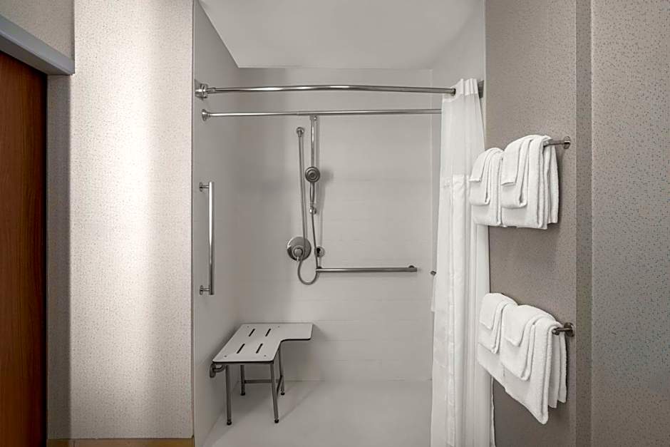 Holiday Inn Express & Suites Salem North-Keizer By IHG