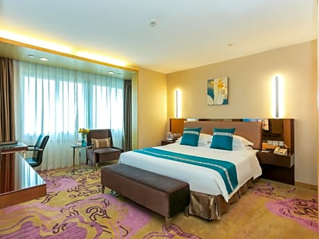 Business Queen Room