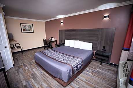 King Room - Accessible/Non-Smoking