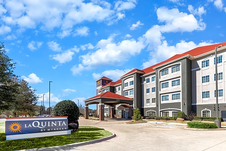 La Quinta Inn & Suites by Wyndham Mt. Pleasant