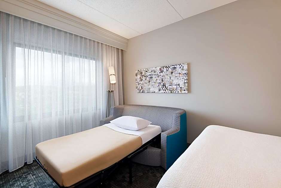 Courtyard by Marriott Pittsburgh Washington/Meadow Lands