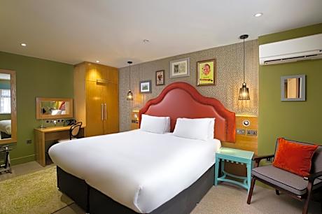 Connecting Family King Room