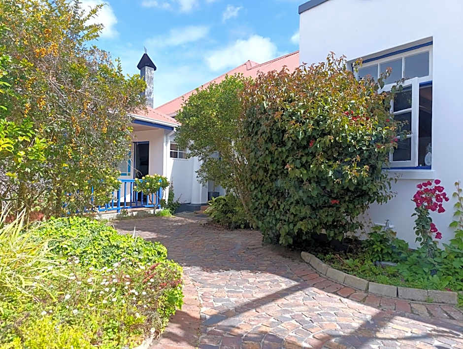Guinea Fowl Lodge - Lagoon & Heads View B&B, Central Knysna