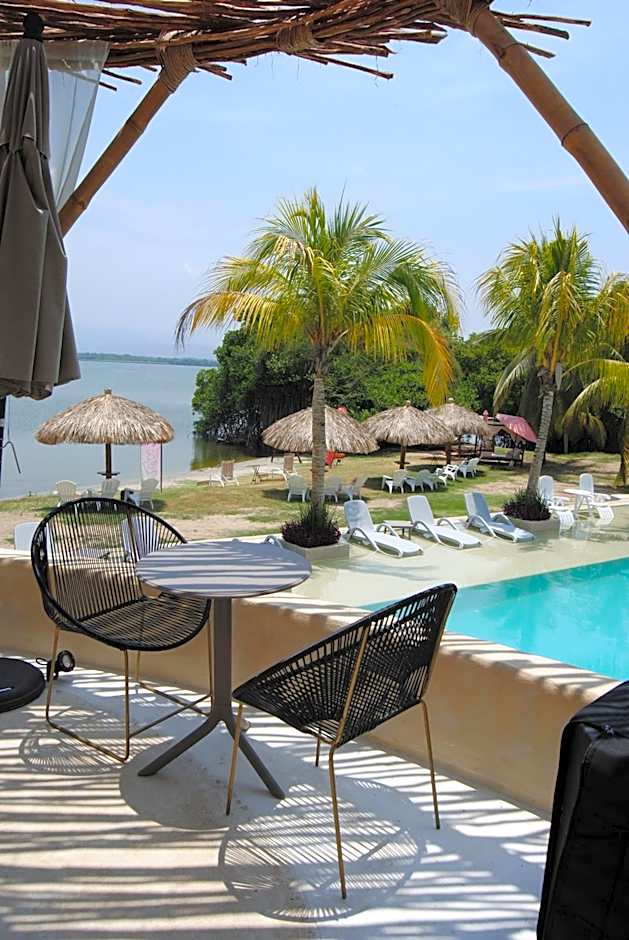 Rojo Manglar Acapulco