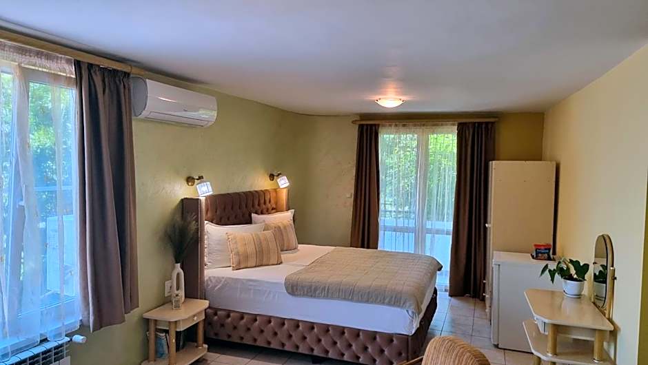 Jeweller Hotel
