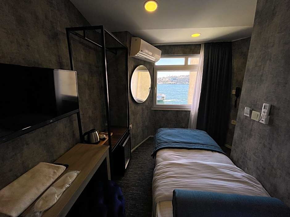 Weingart Seaside Hotel