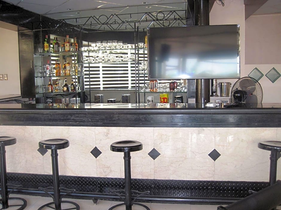 Alicia Hotel & Restaurant