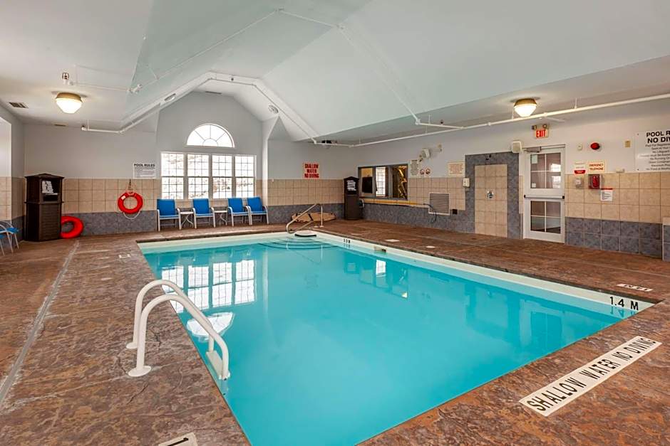 Best Western Plus Woodstock Inn & Suites