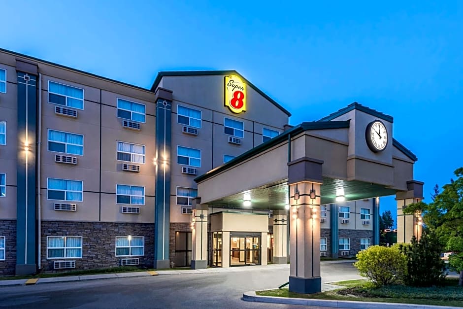Super 8 by Wyndham Red Deer City Centre